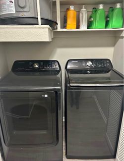 Samsung Smart Washer & Dryer Set - Excellent Condition