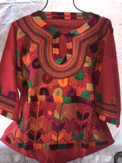 Blusas bordadas a mano de manta para dama