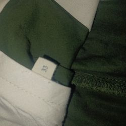 J Crew Khakis Shorts Mens 33 Dark Green Polka Dots Chinos Flat Front Pockets