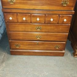 4 Drawer Vintage Dresser 