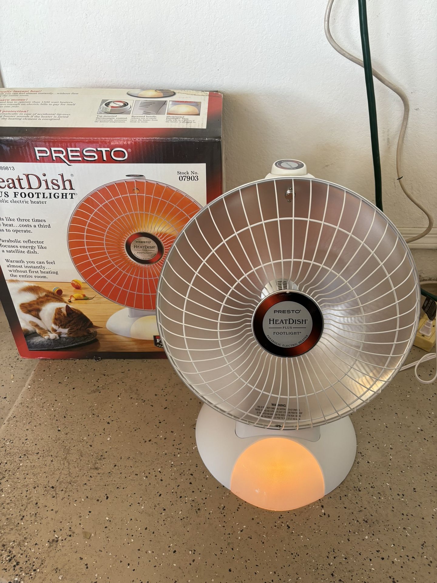 New! Presto Heatdish plus footlight parabolic electric heater