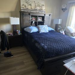 Used BEDROOM SET FOR SALE 