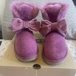 women's uggs Size 7