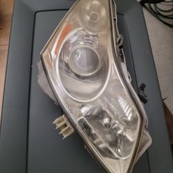 Infiniti G35 / G37 Q40 2008 -13 Passenger Headlight  HID