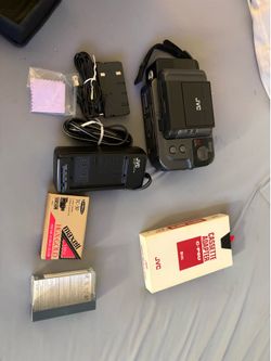 JVC GR-SV3U Compact VHS (Compact VHS-C) Camcorder Bundle