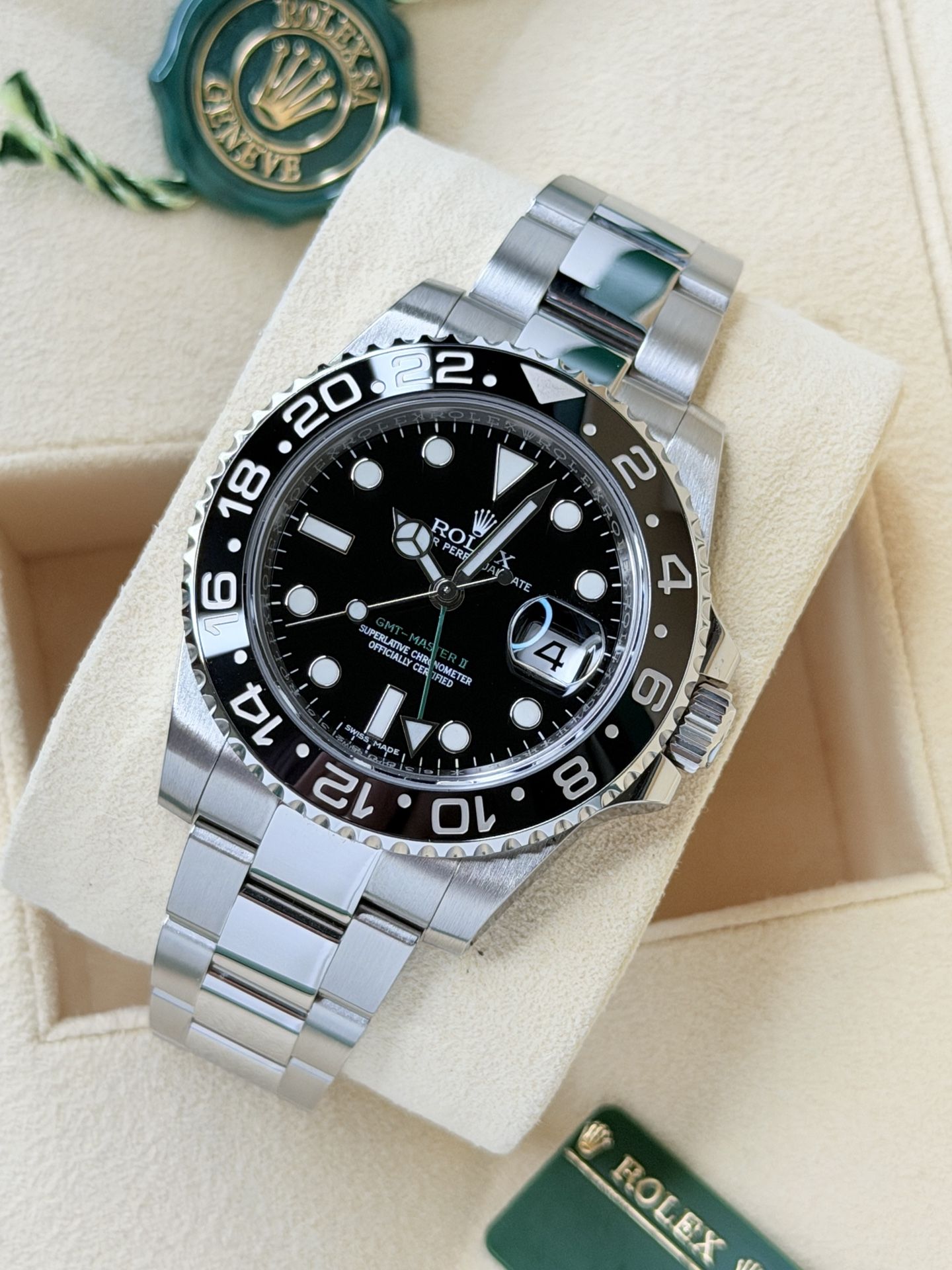 Black Rolex GMT Master II aka Green Arrow