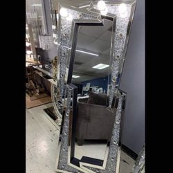 New Mirror Stand 