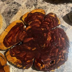 Beautiful Cedar Slices Coated With Epoxy Resin 