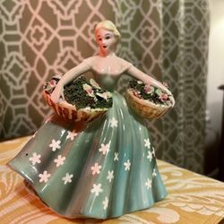 Vintage Lefton Porcelain Figurine 