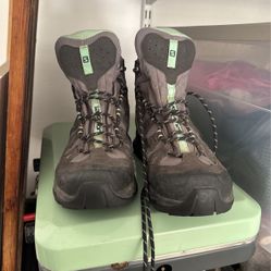 Salomon Hiking Boots Women’s Size 10