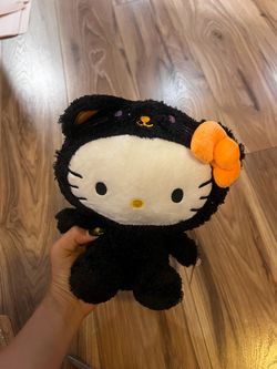 Halloween hello kitty plushy