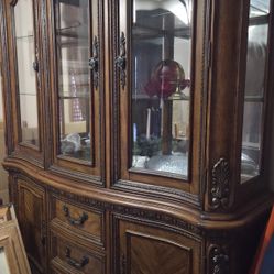  CHINA CABINET