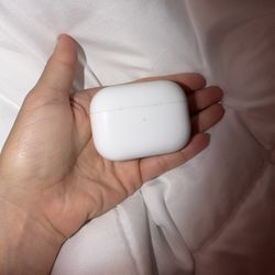 AirPods Charging Case 2nd Generation – Perfect Condition (No AirPods Included) 