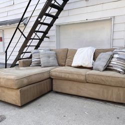 Down Feather Filled Sectional Sofa Right Chaise (🧼🚚DELIVERY AVAILABLE)