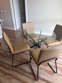 Round glass dining table & 4 chairs