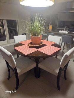 Dining Room Table + 4 Chairs