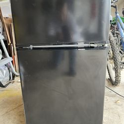 Artic King Refrigerator