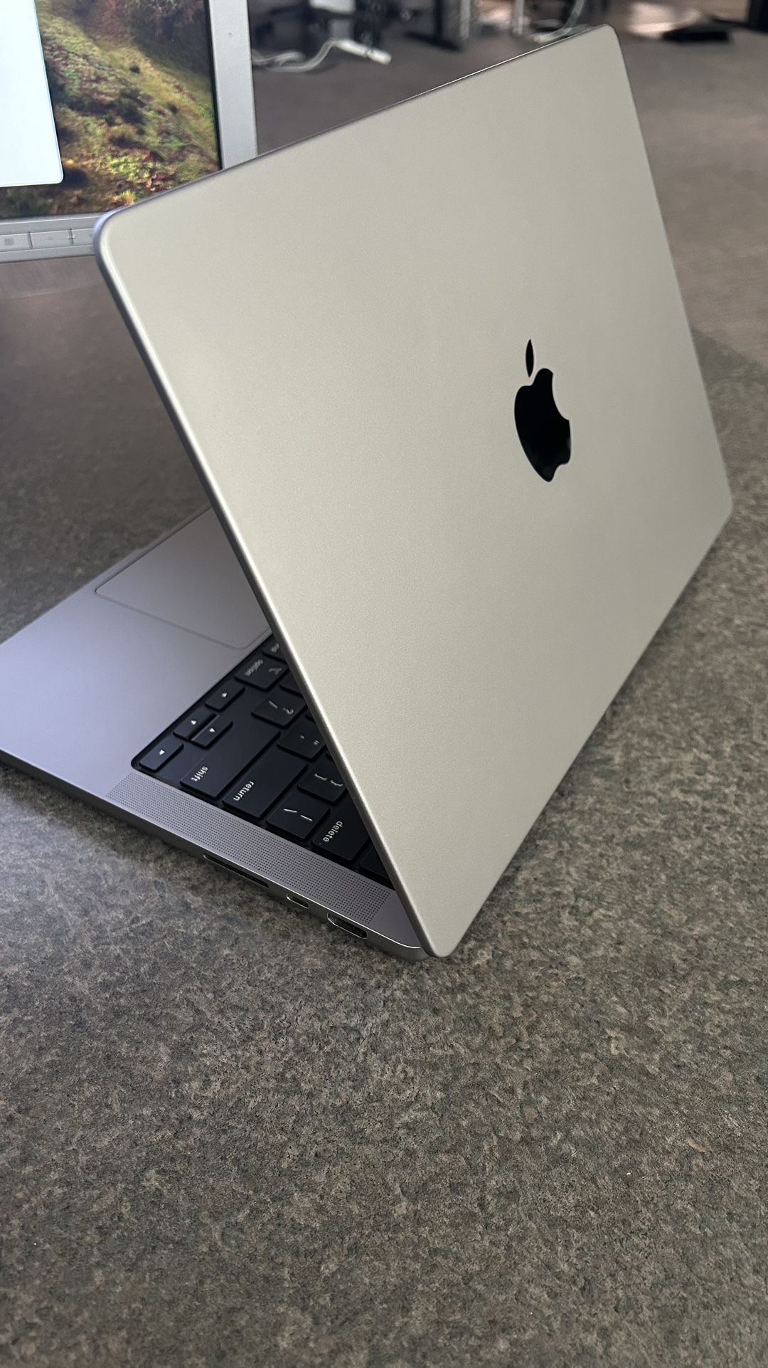 MacBook Pro 14” M1 - 16gb - 500gb Storage