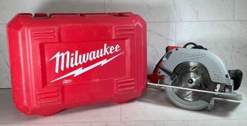 Milwaukee Tilt-Lok 15A 7-1/4 in. Corded Circular Saw with Original Hard Case  (A1G011301)