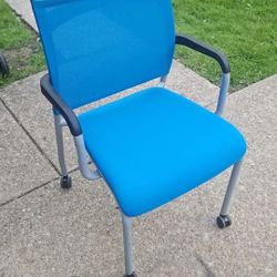 SitOnit Seating Blue mesh fabric office arm chair on wheels in Excellent condition.