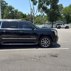 2016 Yukon Denali 4X4 $20,000
