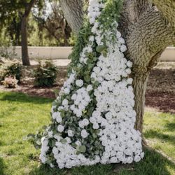 Wedding Tree Floral Installation – White Rose Ceremony Décor