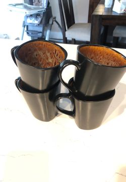 4 matching mugs
