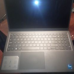 Dell Inspiron 15 3520