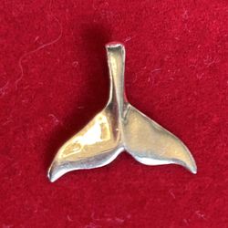 14k Solid Gold Whale Tail ( Fluke ) Pendant 0.7g.