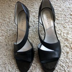 Tahari Heels, size 9, color black 