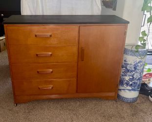 FREE Vintage solid maple Edison Little Folks dresser. FREE
