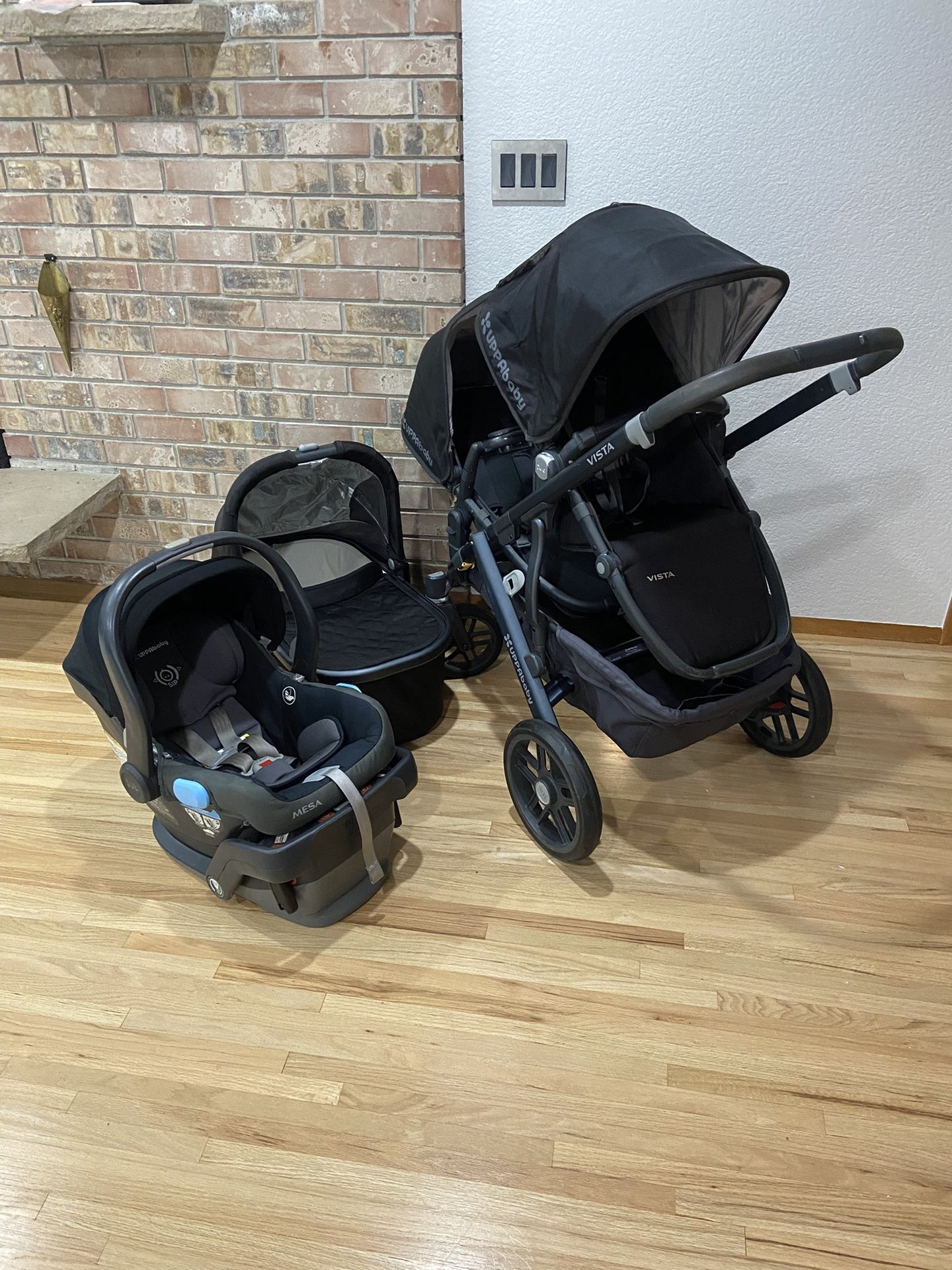 Uppababy Vista Double Stroller With Car Seat And Bassinet black