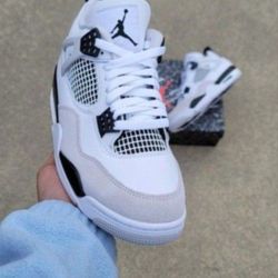 Air Jordan Retro 4 Military Black