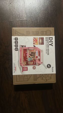 ROLIFE strawberry milk box DS034