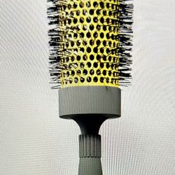 Dryer Full Pint Medium Round Brush