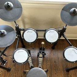 Electronic Drum Set Brand: Donner