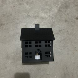 Metal decorative house - light battery powered
