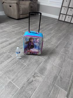 FROZEN lightweight suitcase on rollers