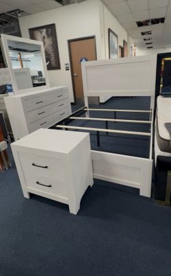 White queen 4pc bedroom set