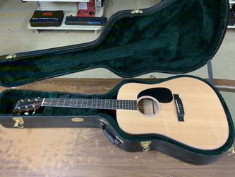 Martin D-16E with hard case