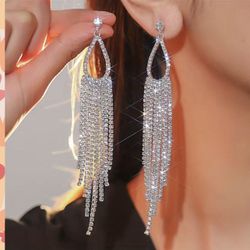 Classy Waterdrop Tassle Earrings Dangle Long Silver Shiny Rhinestone New