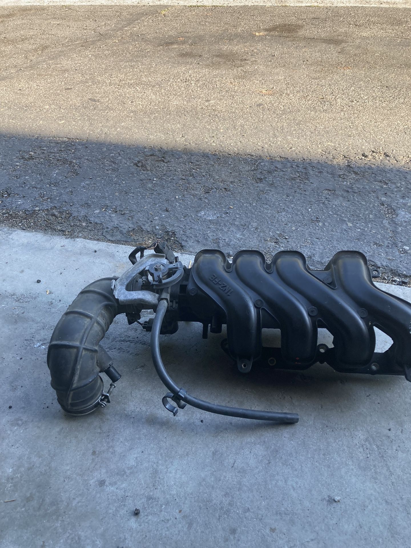 2004-2005-2006 Scion Xb Intake Manifold