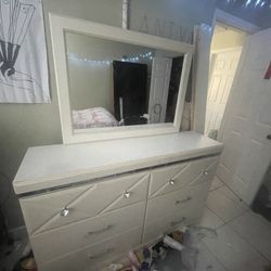 Dresser  Cream/white Color