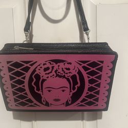 Frida’s purse