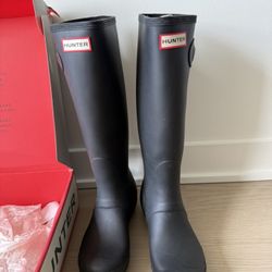 Hunter’s Original Tall Rainboot- Women’s US 7 Black