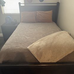 Full size bed set