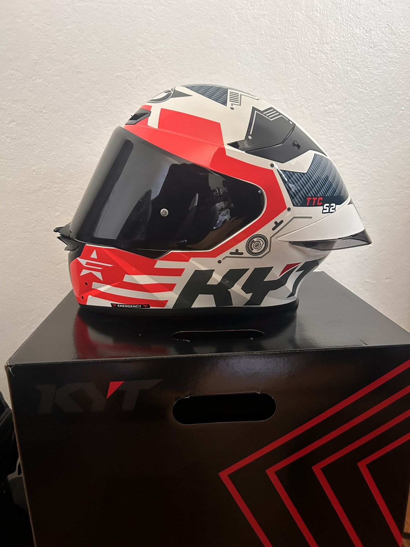 Kyt TT REVO - Fuselage Red ECE 22.06