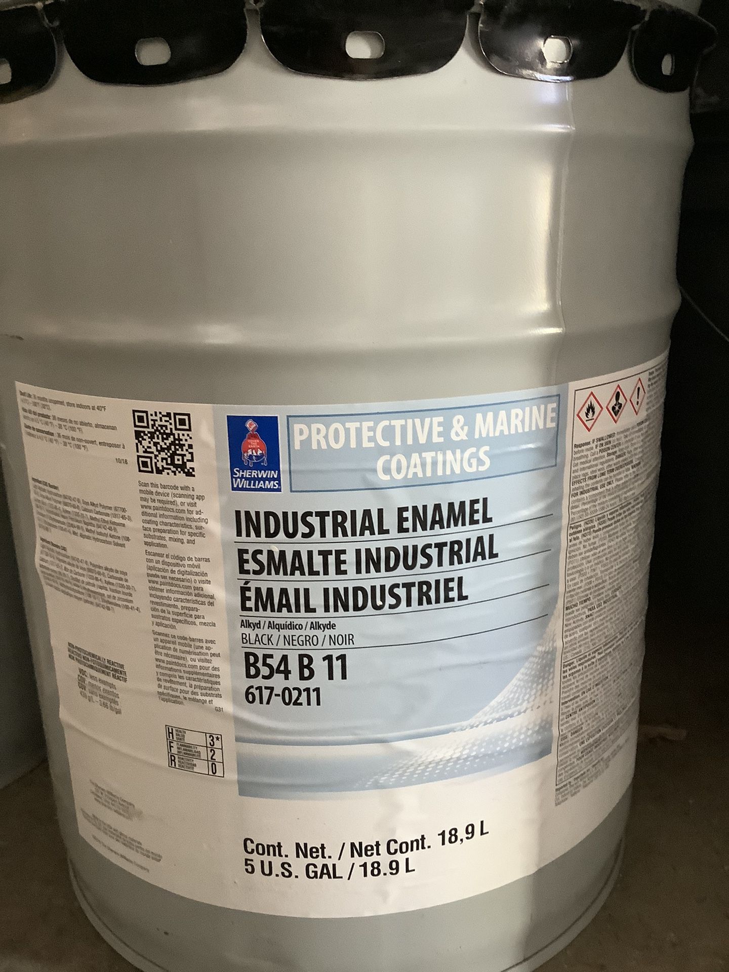 Black Industrial Enamel Oil Based Paint