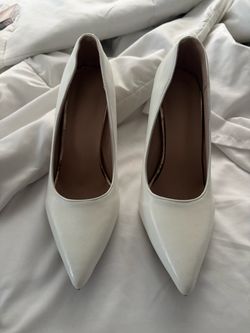 New white heels size 6