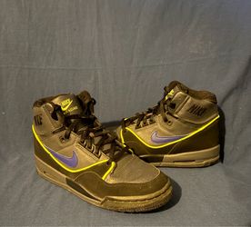 Nike Air Assault High-Top Sneakers